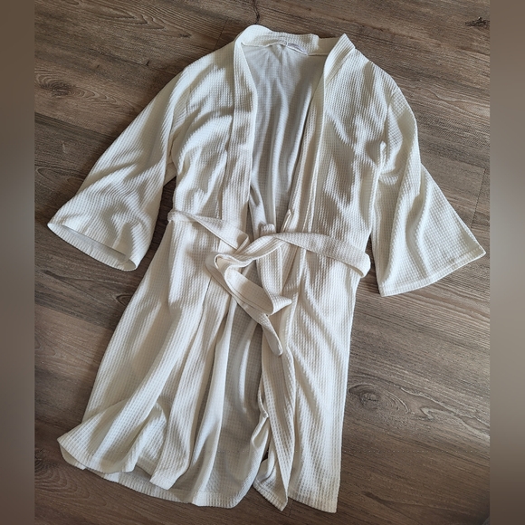 Waffle Knit Women's Robe - Picture 2 of 3